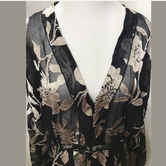 💥SOLD💥LaneBryant Floral Print Sheer Peplum Tunic - Picture 2 of 6